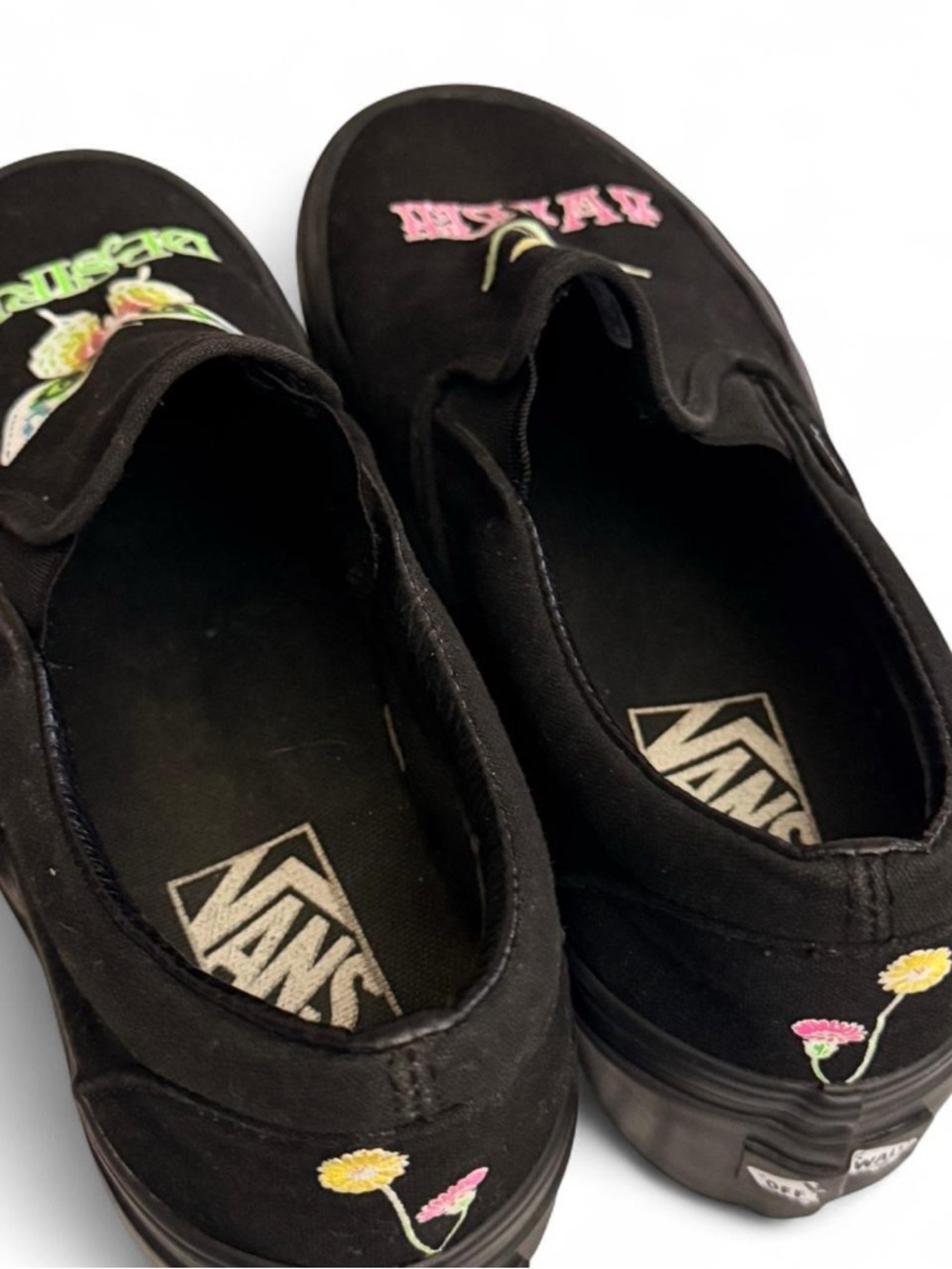 Vans - Picture 4 of 5